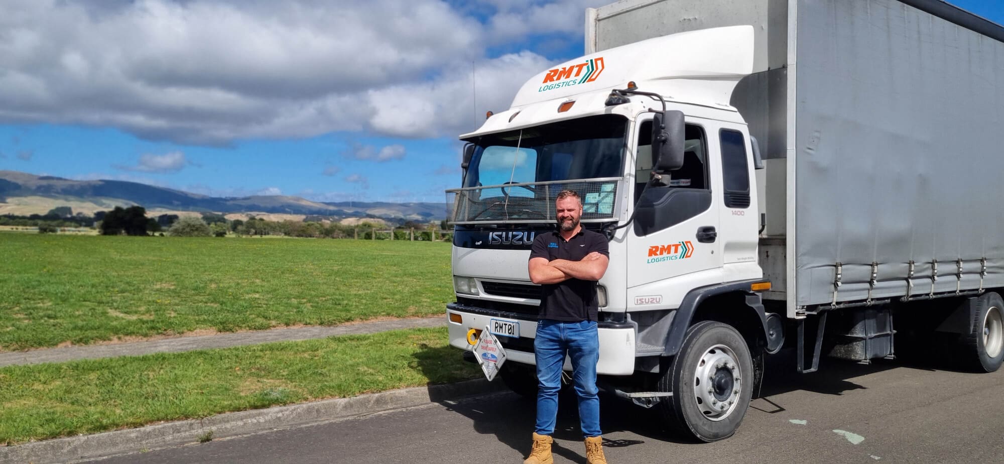 Returning unused wool insulation to the production line is a commitment Terra Lana shares with installers Absolute Energy and carriers RMT Logistics